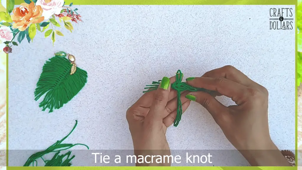 tightening the macramé knot